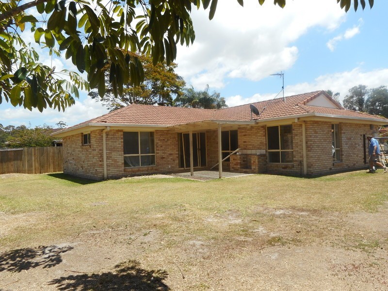 8 Floyd Court, Parkwood QLD 4214