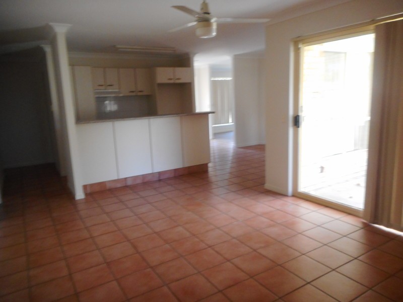 8 Floyd Court, Parkwood QLD 4214