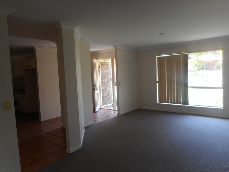 8 Floyd Court, Parkwood QLD 4214