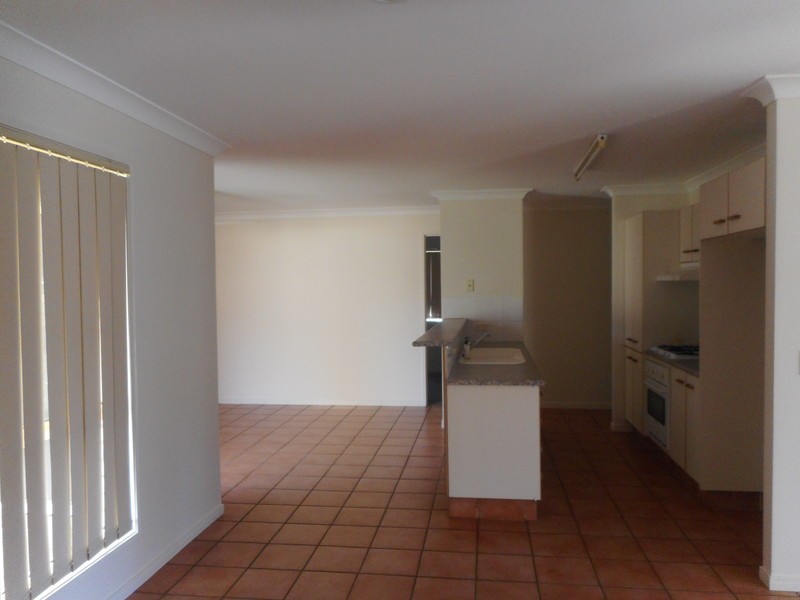 8 Floyd Court, Parkwood QLD 4214