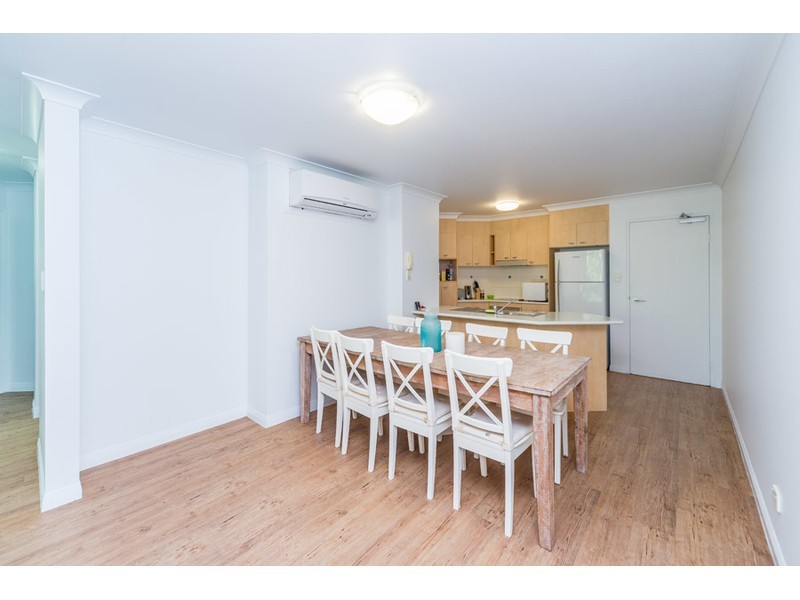 106/392 Marine Parade, Labrador QLD 4215