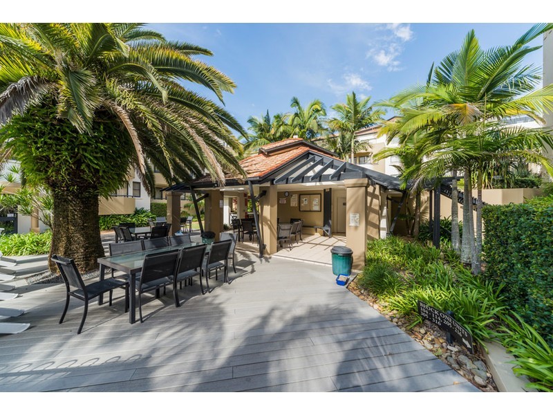 106/392 Marine Parade, Labrador QLD 4215