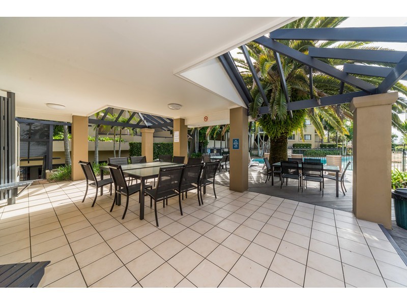 106/392 Marine Parade, Labrador QLD 4215