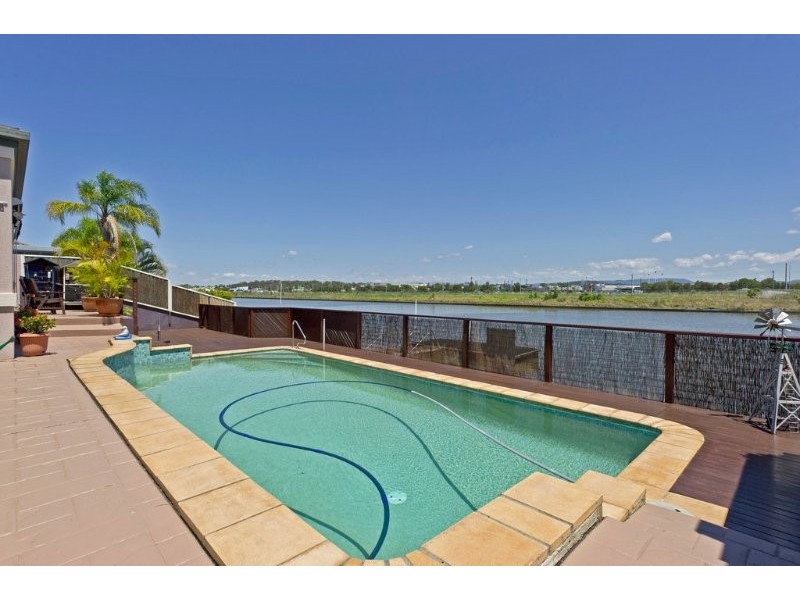 34 Anchorage Way, Biggera Waters QLD 4216