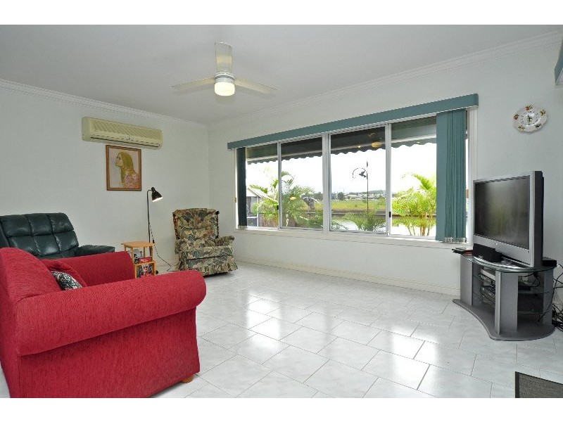 34 Anchorage Way, Biggera Waters QLD 4216