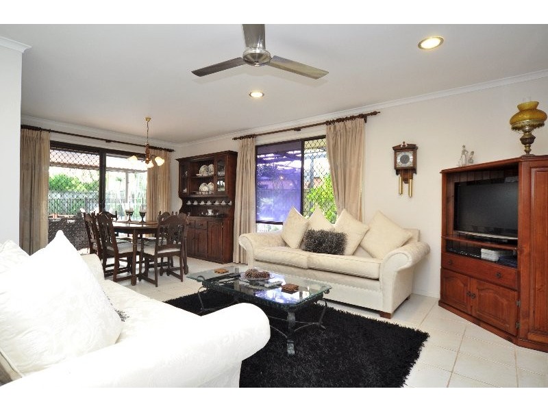 5 Pampas Court, Hollywell QLD 4216