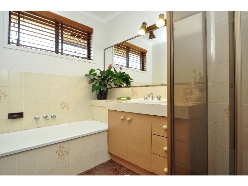 5 Pampas Court, Hollywell QLD 4216