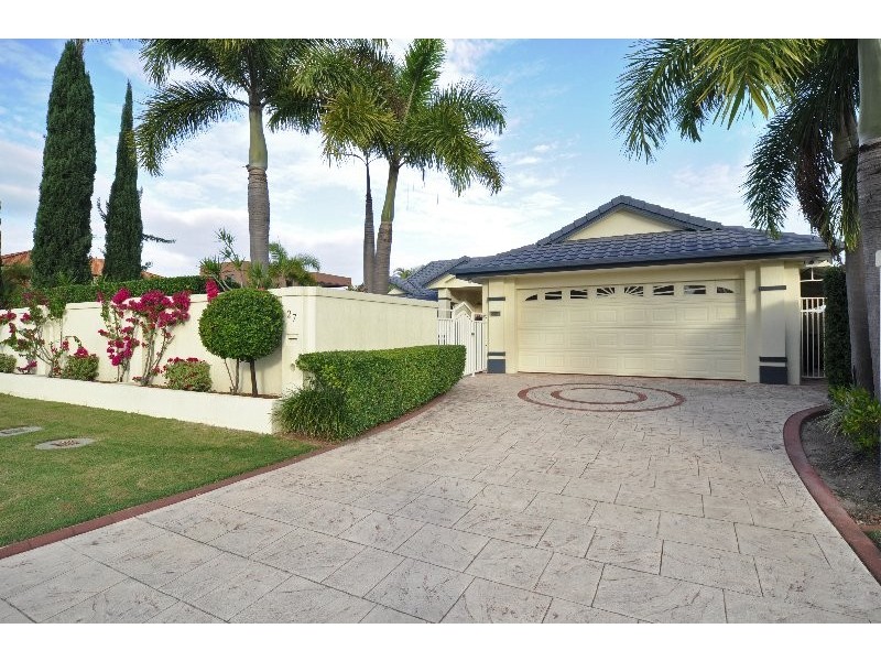 27 Glenwater Crescent, Helensvale QLD 4212