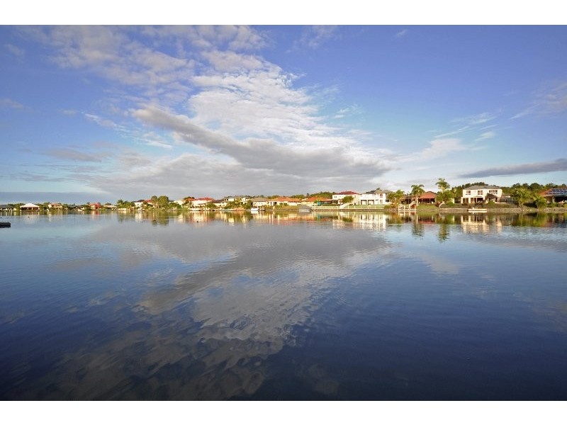 27 Glenwater Crescent, Helensvale QLD 4212