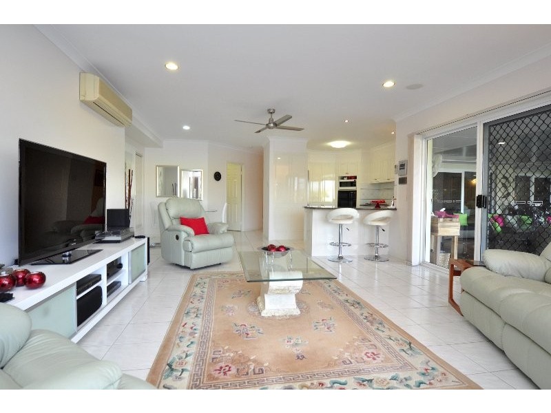 27 Glenwater Crescent, Helensvale QLD 4212