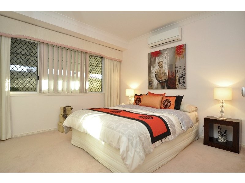 27 Glenwater Crescent, Helensvale QLD 4212