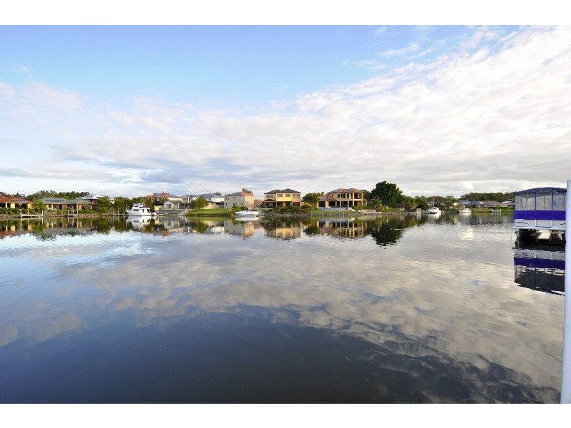 27 Glenwater Crescent, Helensvale QLD 4212