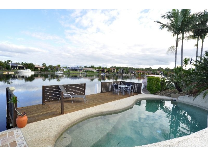 15 Glenwater Crescent, Helensvale QLD 4212