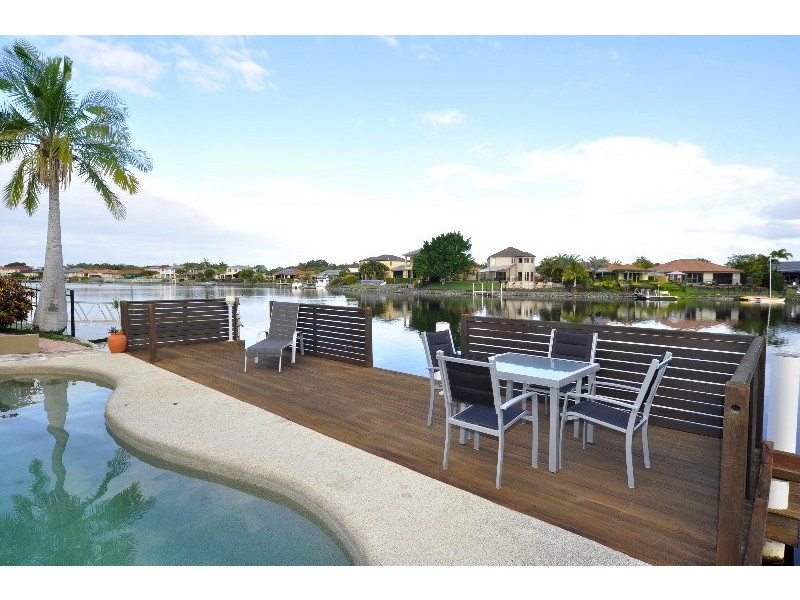 15 Glenwater Crescent, Helensvale QLD 4212