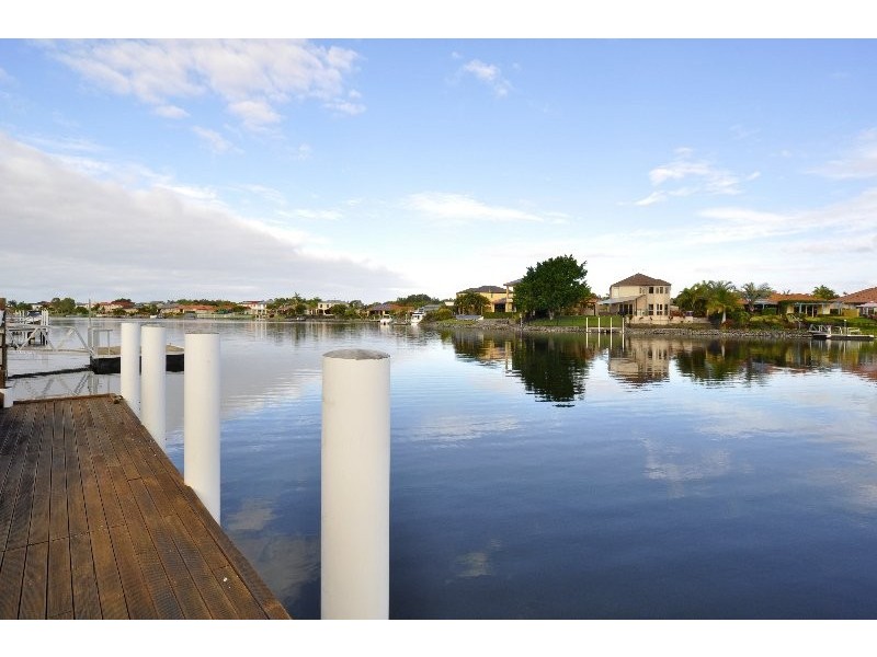 15 Glenwater Crescent, Helensvale QLD 4212