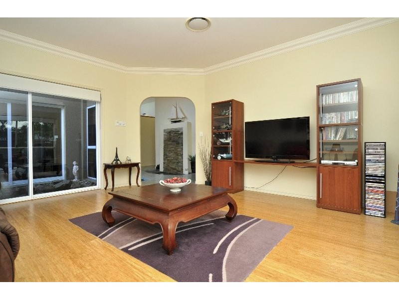 15 Glenwater Crescent, Helensvale QLD 4212