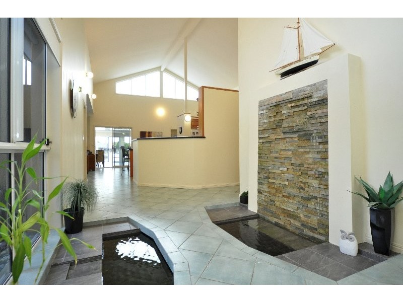 15 Glenwater Crescent, Helensvale QLD 4212