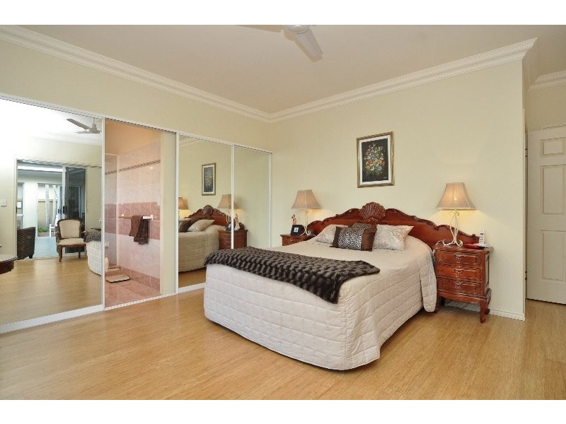 15 Glenwater Crescent, Helensvale QLD 4212