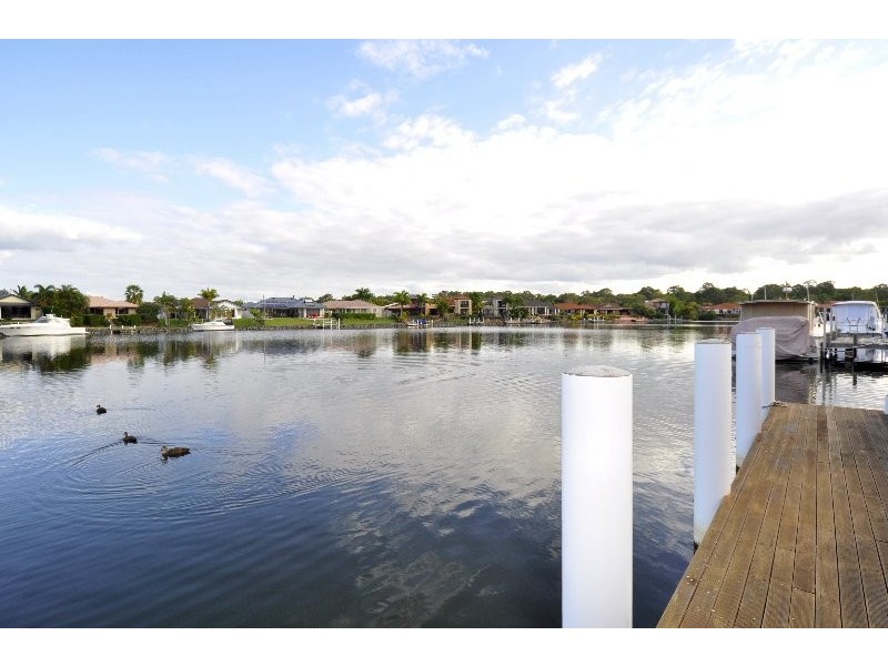 15 Glenwater Crescent, Helensvale QLD 4212