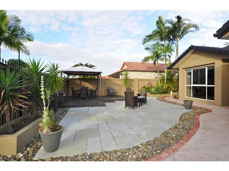 15 Glenwater Crescent, Helensvale QLD 4212