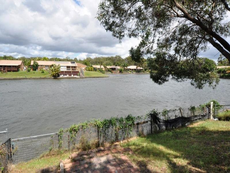 1/18 Possum Crescent, Coombabah QLD 4216