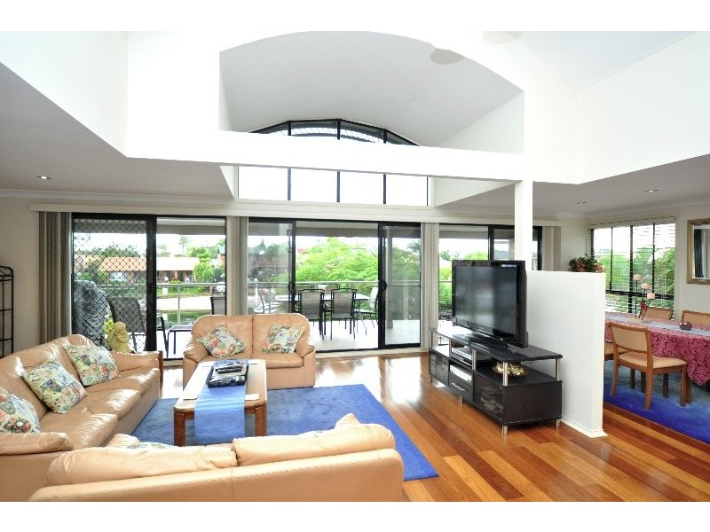 24 Walter Raleigh Crescent, Hollywell QLD 4216