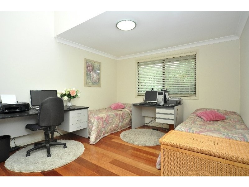 24 Walter Raleigh Crescent, Hollywell QLD 4216