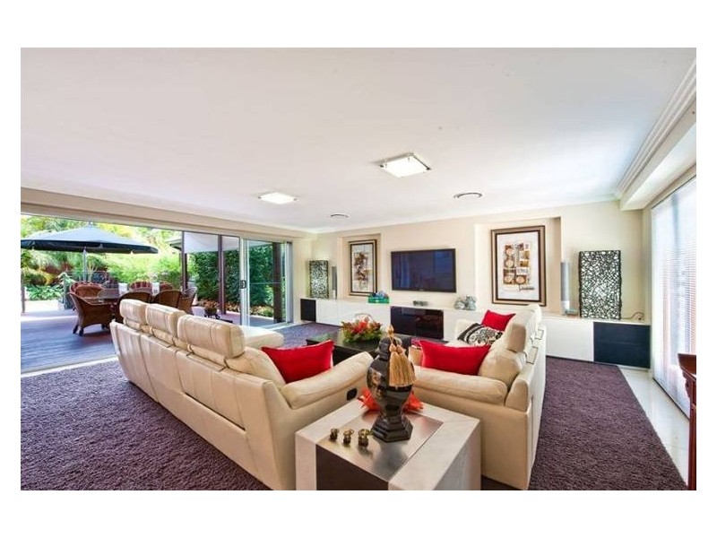 43 Broadwater Street, Runaway Bay QLD 4216