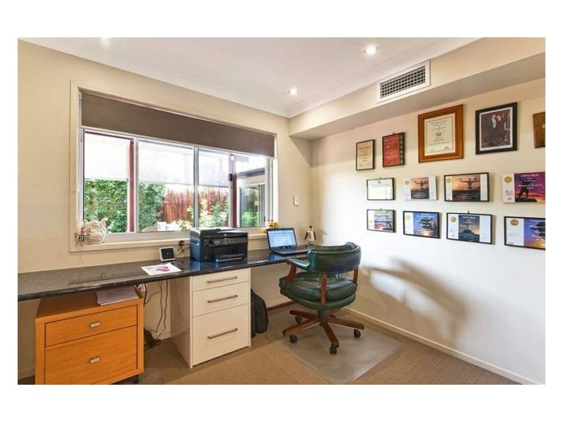 43 Broadwater Street, Runaway Bay QLD 4216