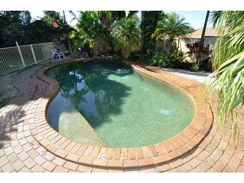 12 Balwyn Court, Arundel QLD 4214