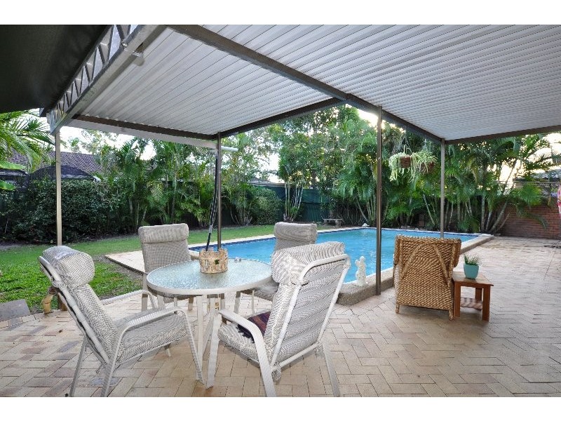 66 Hollywell Road, Biggera Waters QLD 4216