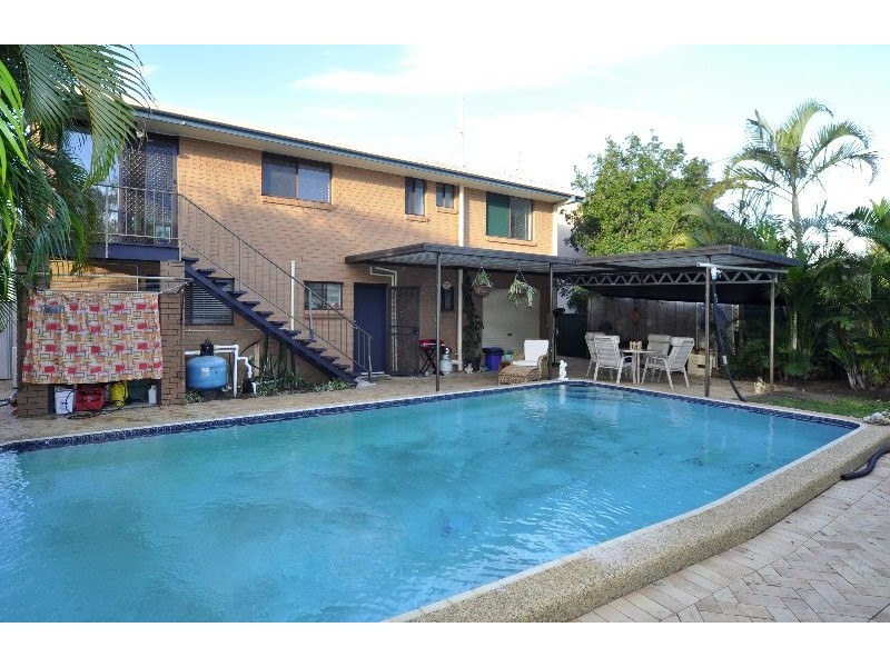 66 Hollywell Road, Biggera Waters QLD 4216