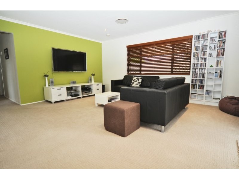 6 Plover Avenue, Paradise Point QLD 4216