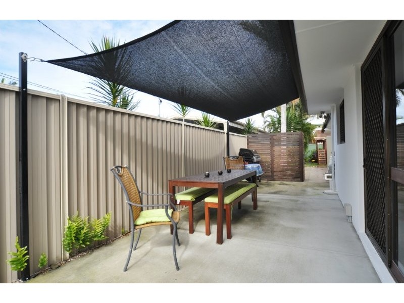 6 Plover Avenue, Paradise Point QLD 4216