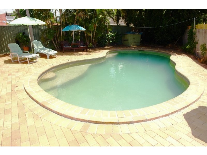 17 Rason Way, Coombabah QLD 4216
