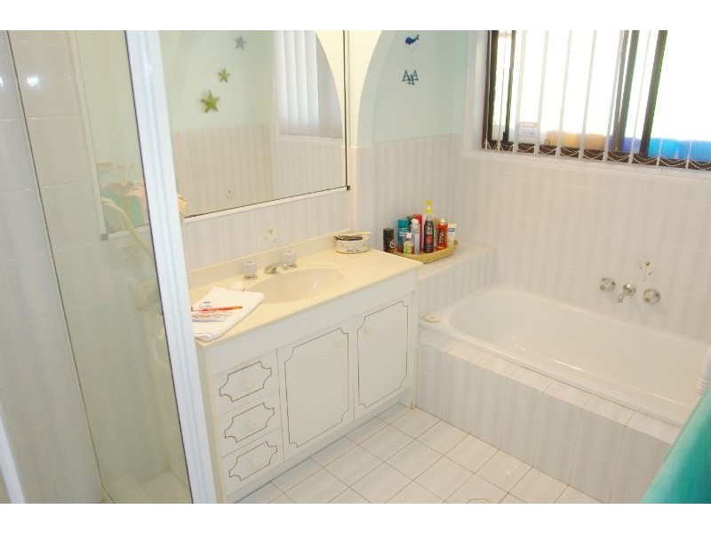 17 Rason Way, Coombabah QLD 4216