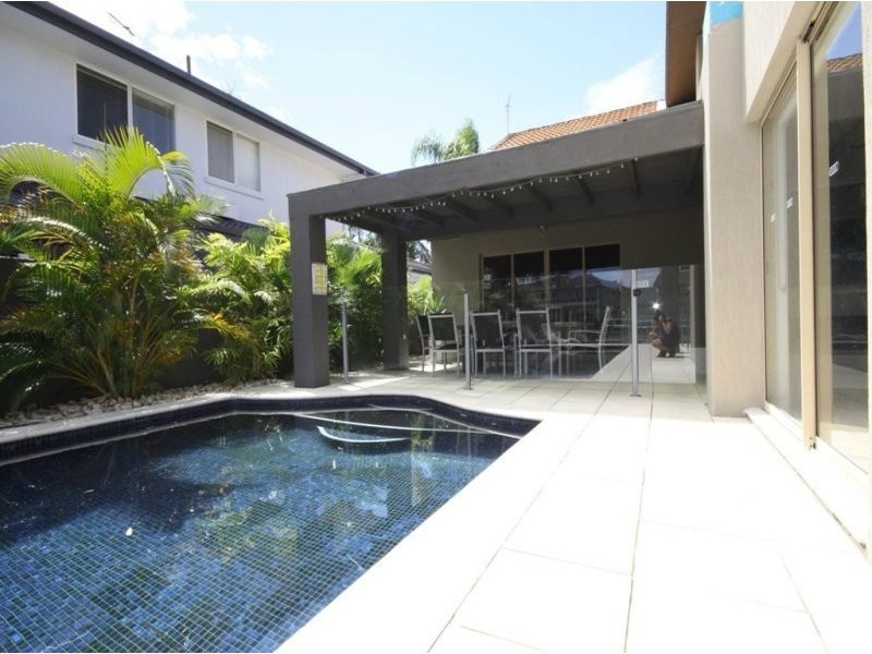 7 Sundance Way, Runaway Bay QLD 4216