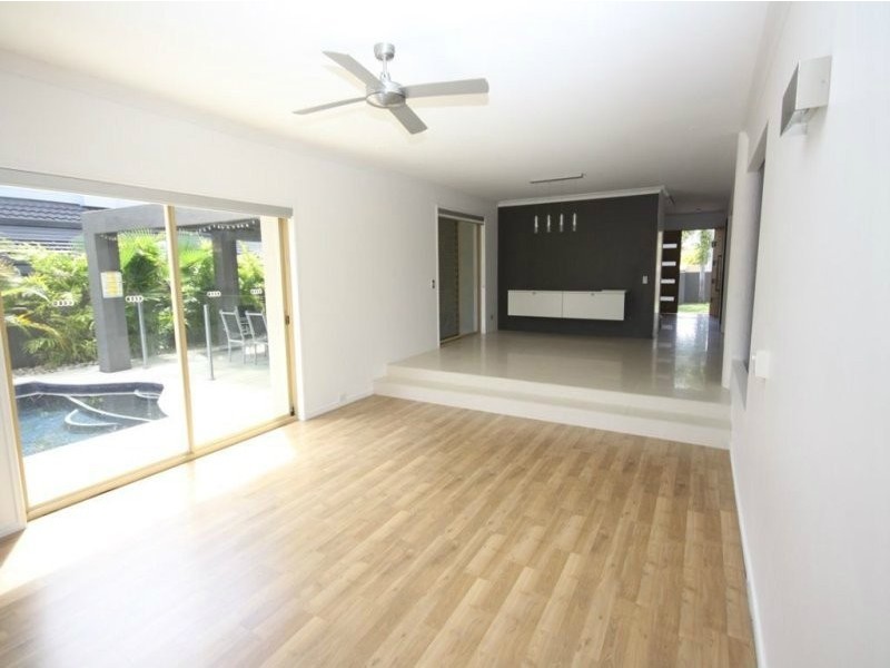 7 Sundance Way, Runaway Bay QLD 4216