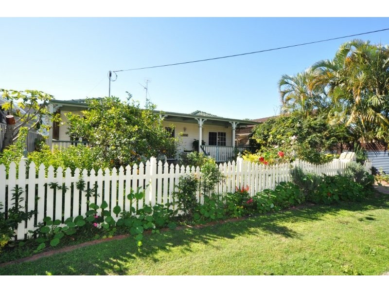 21 Rouen Avenue, Paradise Point QLD 4216