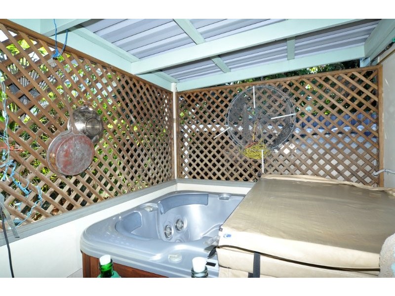 21 Rouen Avenue, Paradise Point QLD 4216