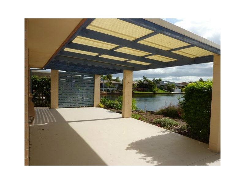 2/17 Kangaroo Avenue, Coombabah QLD 4216