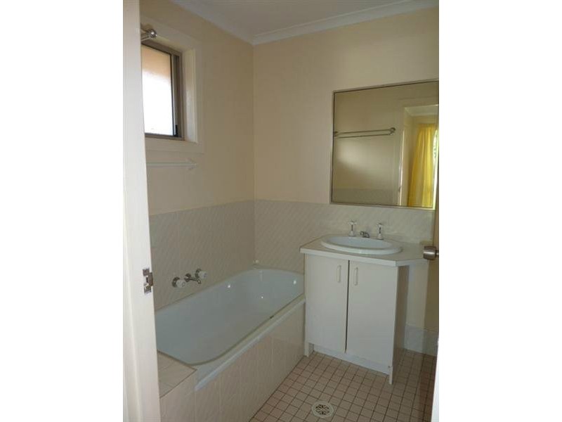 2/17 Kangaroo Avenue, Coombabah QLD 4216