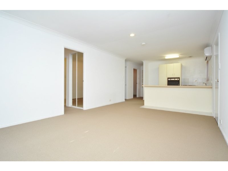 2/23 Coventry Court, Labrador QLD 4215