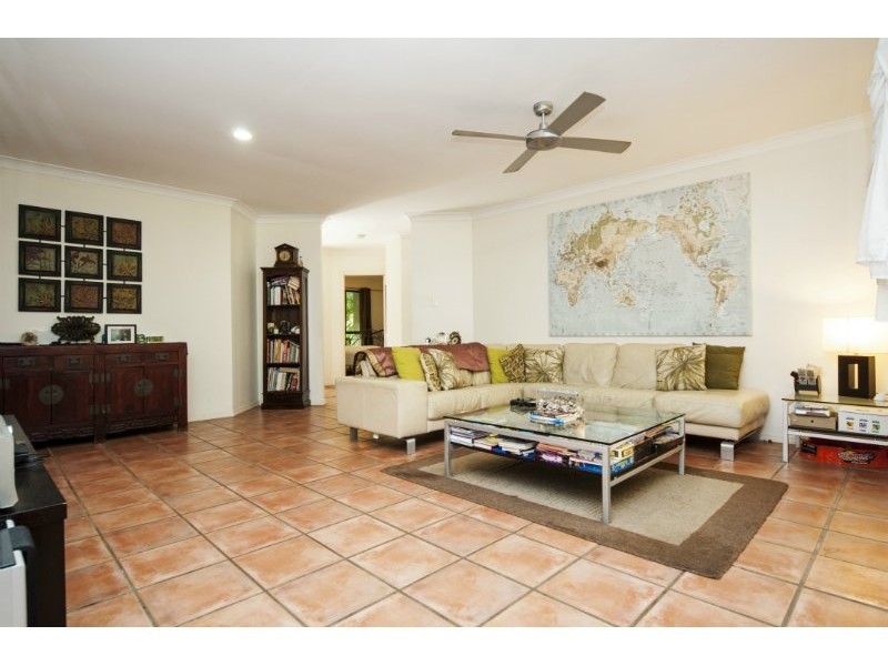 10 Ballybunyon Crescent, Hope Island QLD 4212