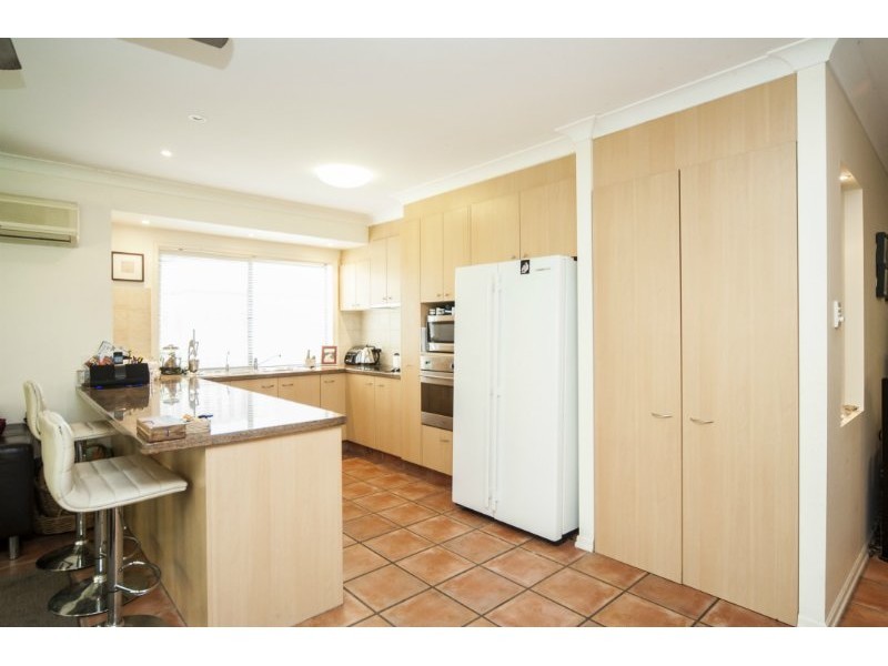 10 Ballybunyon Crescent, Hope Island QLD 4212