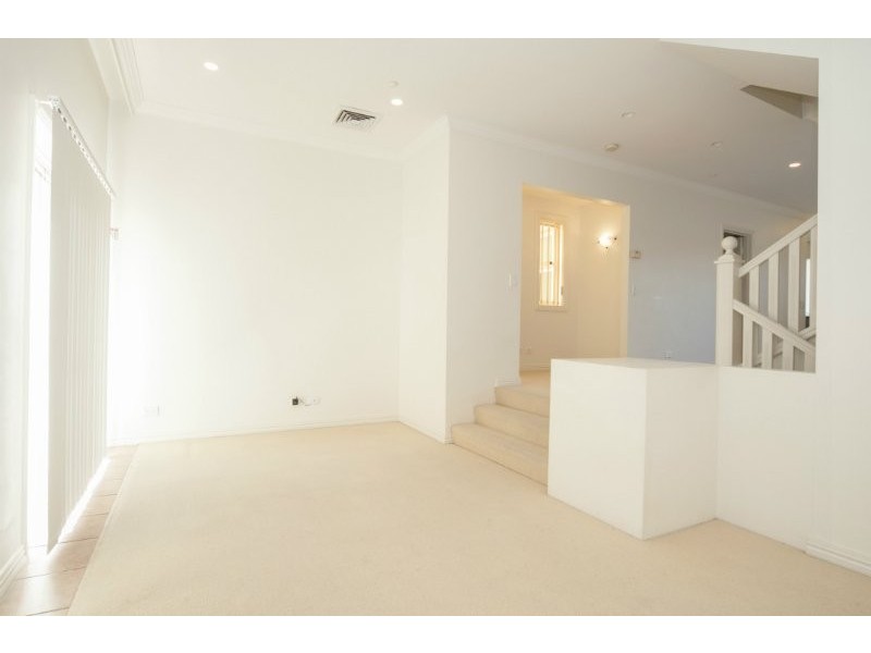 4/14 Pendraat Parade, Hope Island QLD 4212