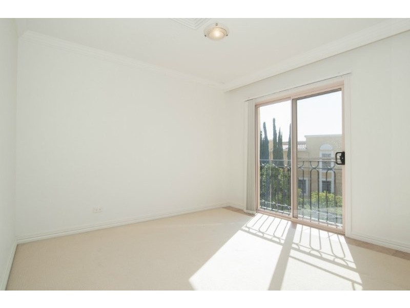 4/14 Pendraat Parade, Hope Island QLD 4212