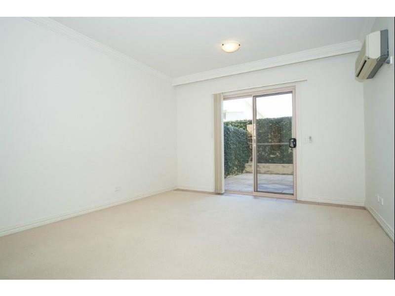 4/14 Pendraat Parade, Hope Island QLD 4212