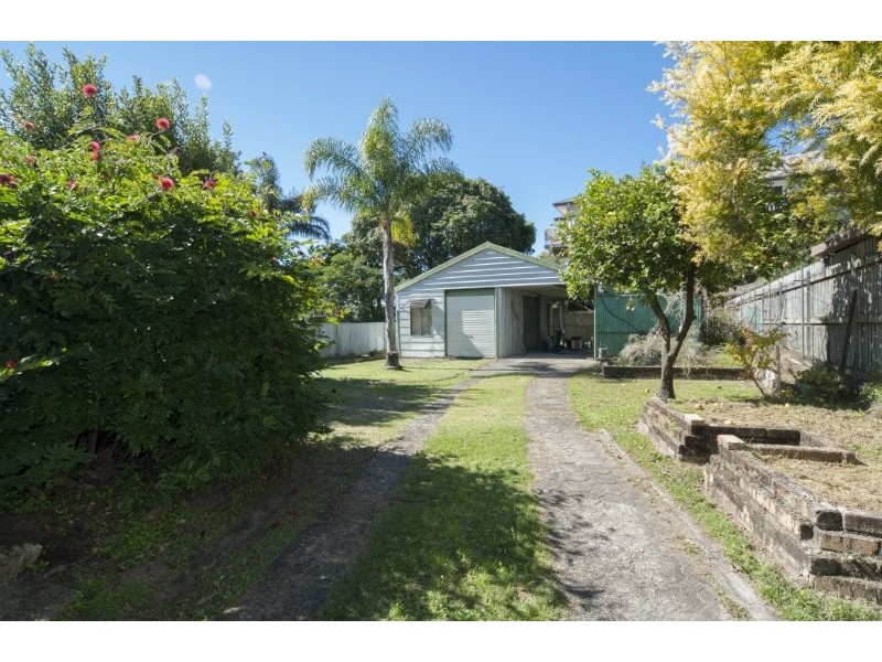73 Worendo Street, Southport QLD 4215
