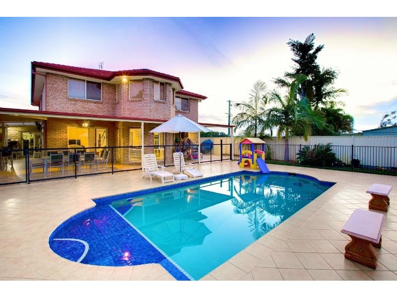 4 Pool Street, Hope Island QLD 4212
